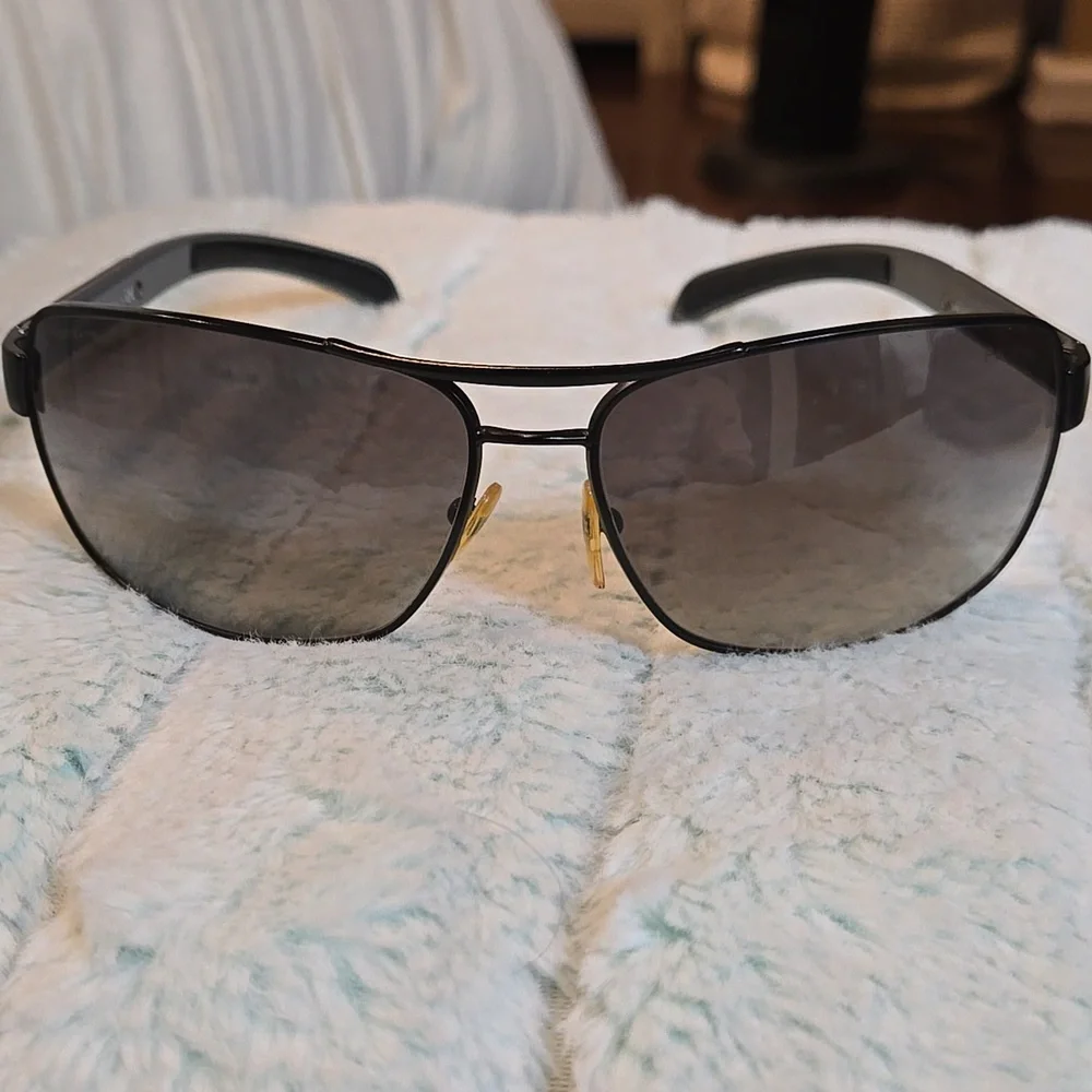 Authentic Prada sunglasses - Picture 6 of 10